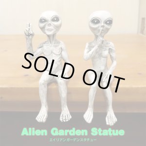 画像: Alien Garden Statue【全2種】